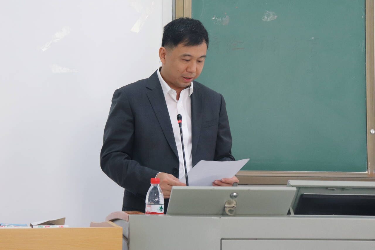 北京大学陆地教授受邀到新闻与传播学院举办讲座