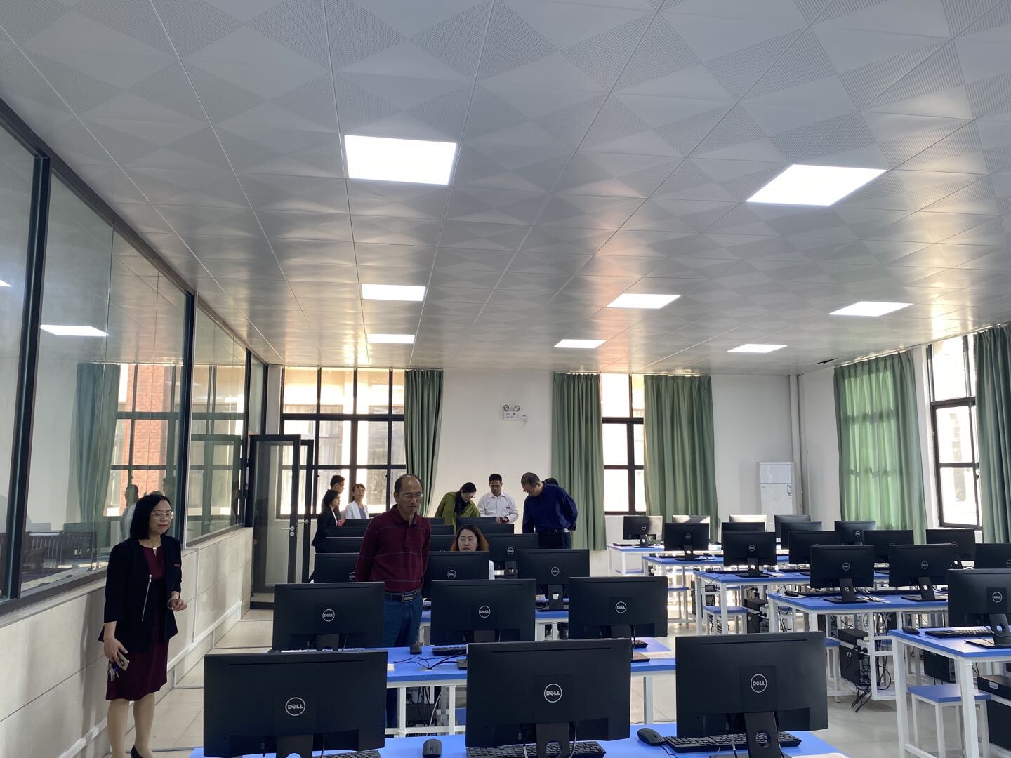 我校顺利完成广西本科高校特色专业及实验实训教学基地（中心）建设项目实地验收工作