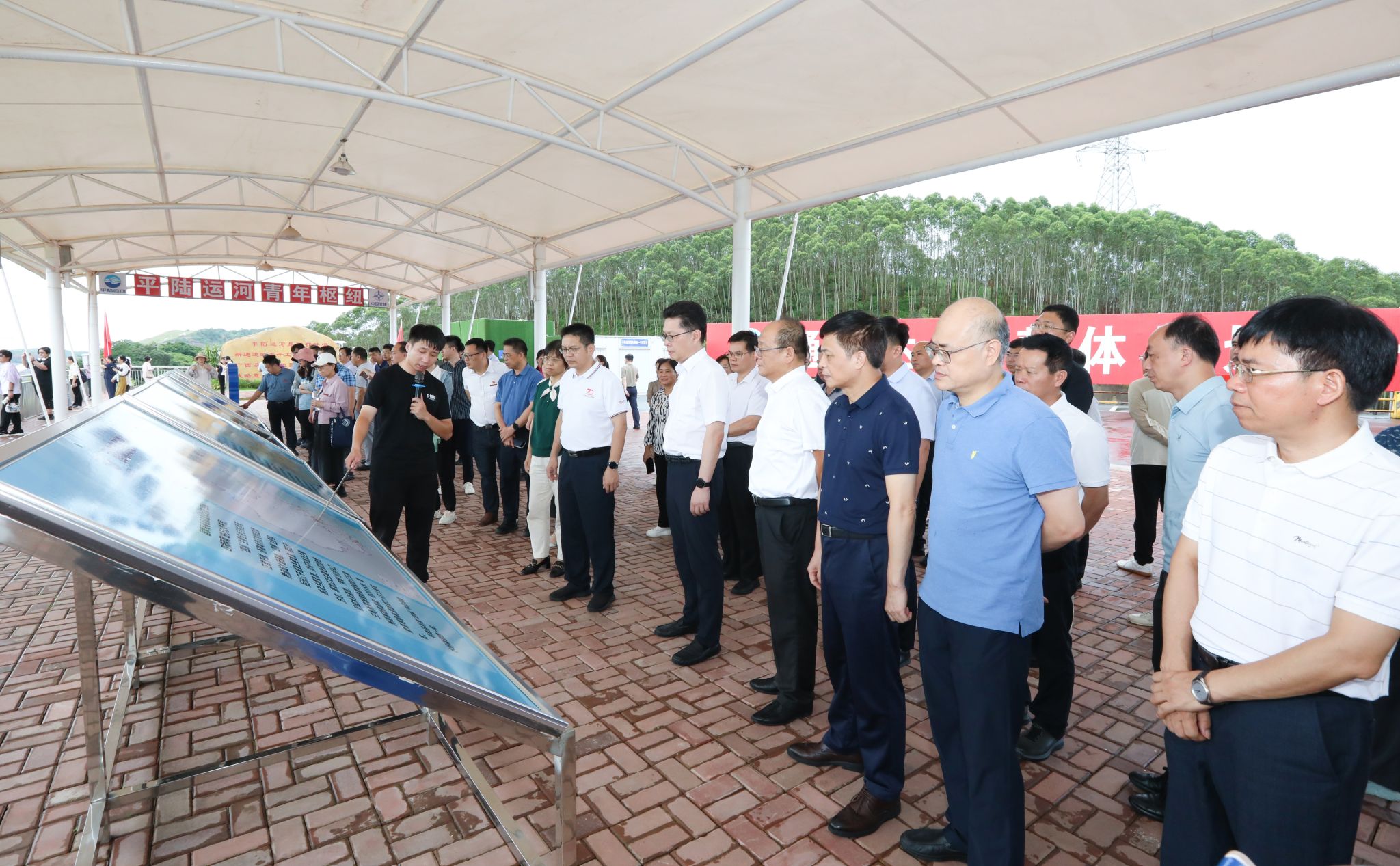 学校举行2024年中层干部思想教育暨领导力提升培训班现场教学