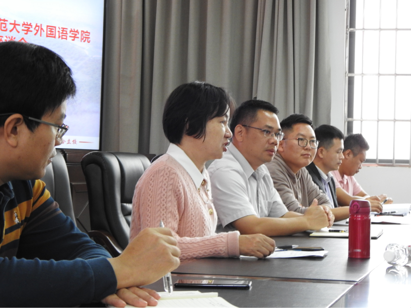 外国语学院在来宾一中举行英语实习生座谈会