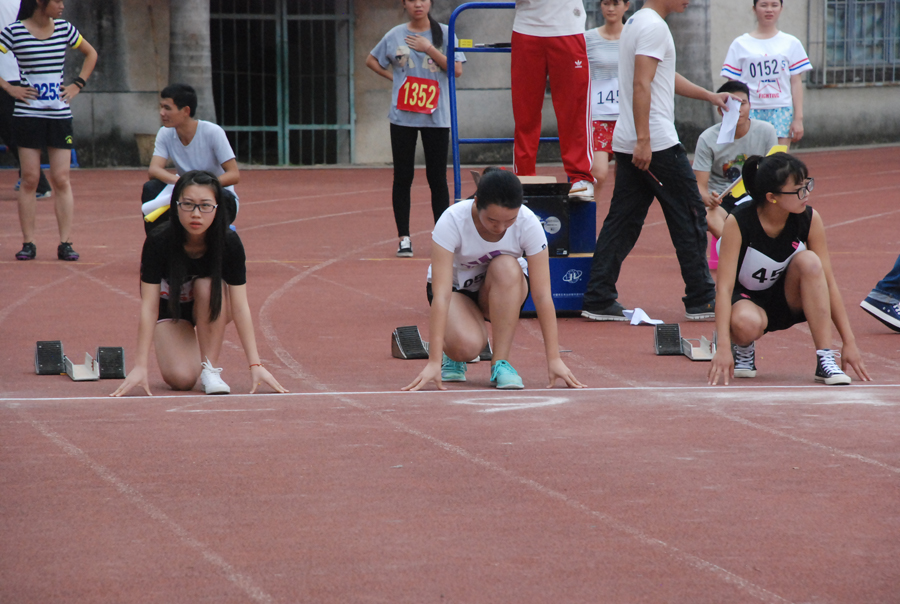雨后依旧女子一百米决赛